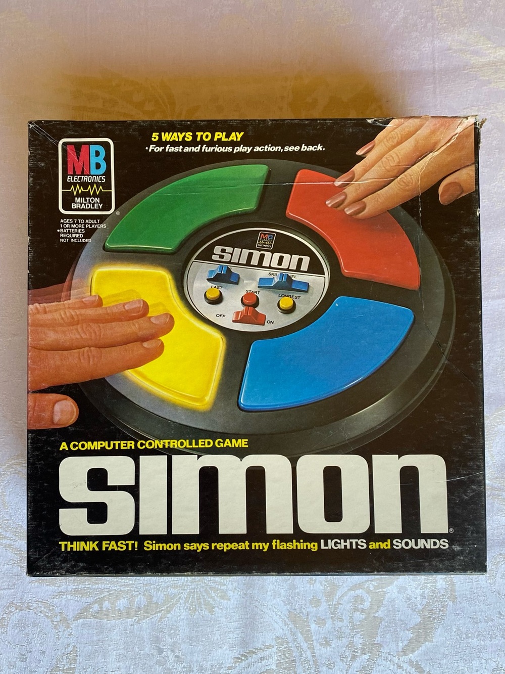 Vintage Simon game in Box Works!